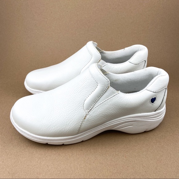 nurse mates dove white